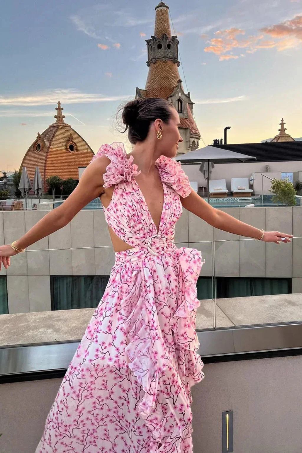 Women's pink floral ruffle v-neck maxi dress