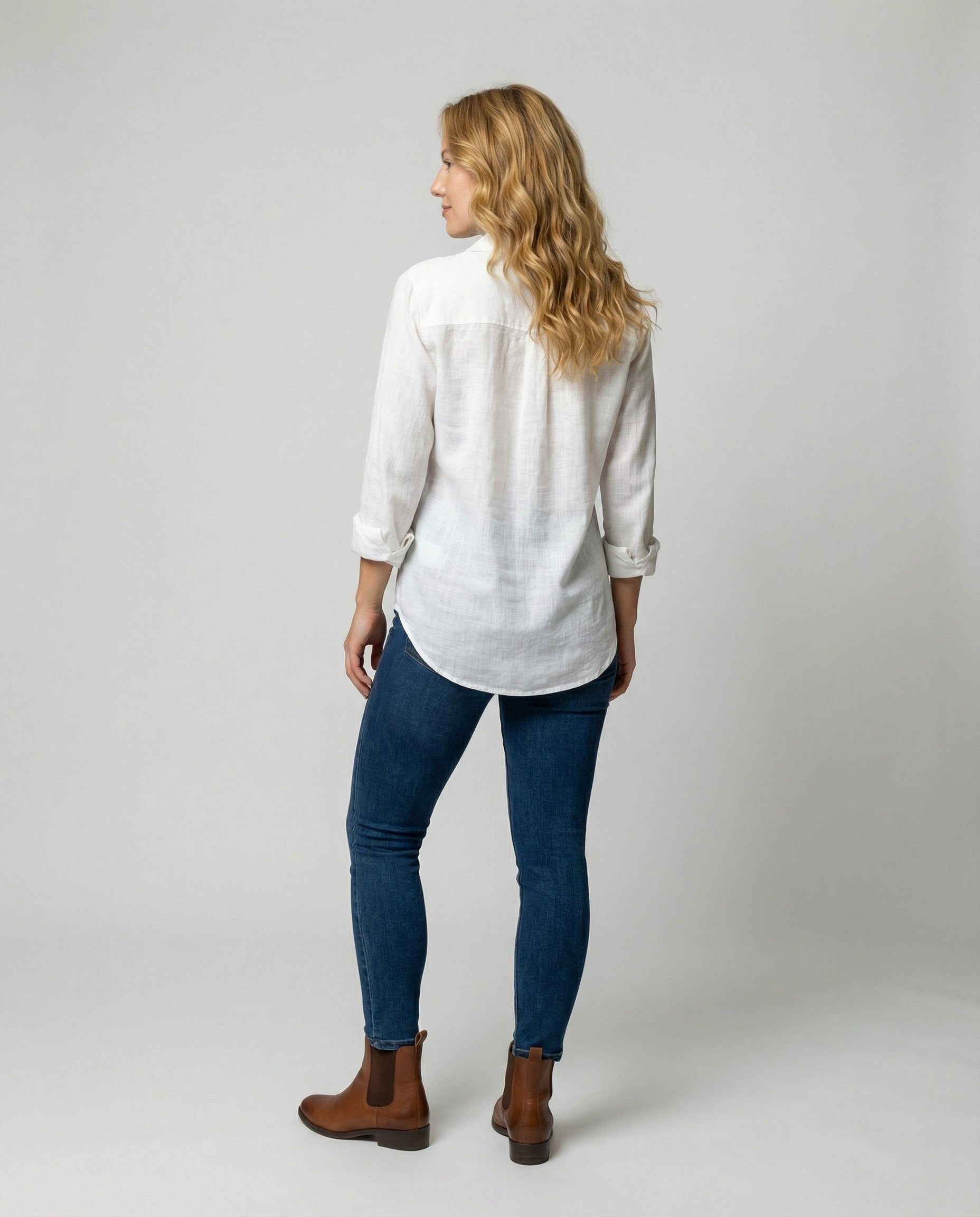 Women's white linen shirt with classic collar and three-quarter sleeves