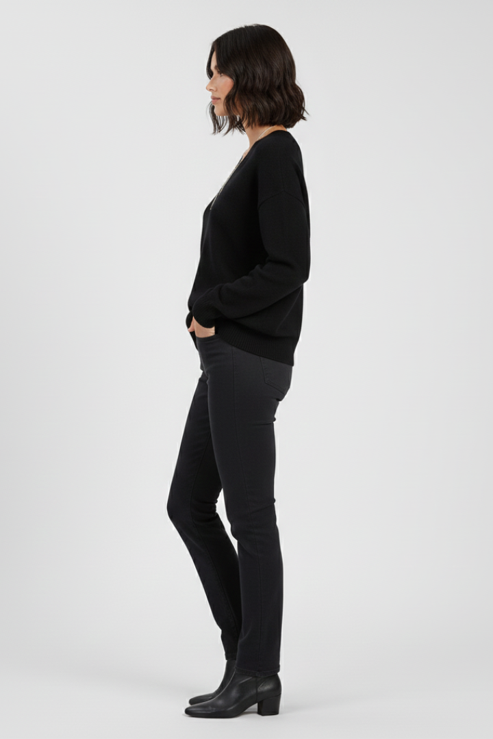 Women’s V-Neck Sweater with Long Sleeves and Pullover Design 3
