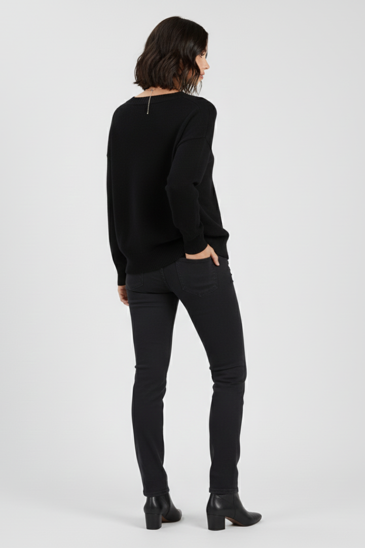 Women’s V-Neck Sweater with Long Sleeves and Pullover Design 4