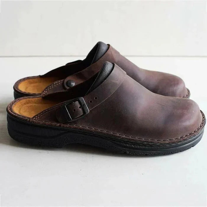 Men's slip-on shoes in brown and black