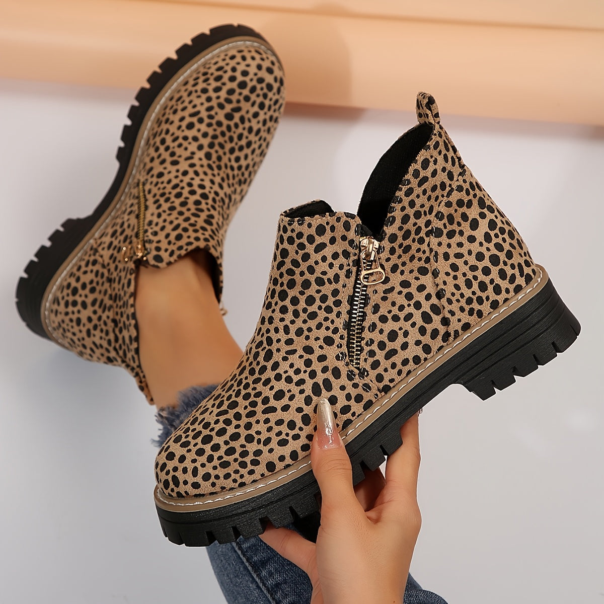 Women's wide fit comfort boots in leopard print and black