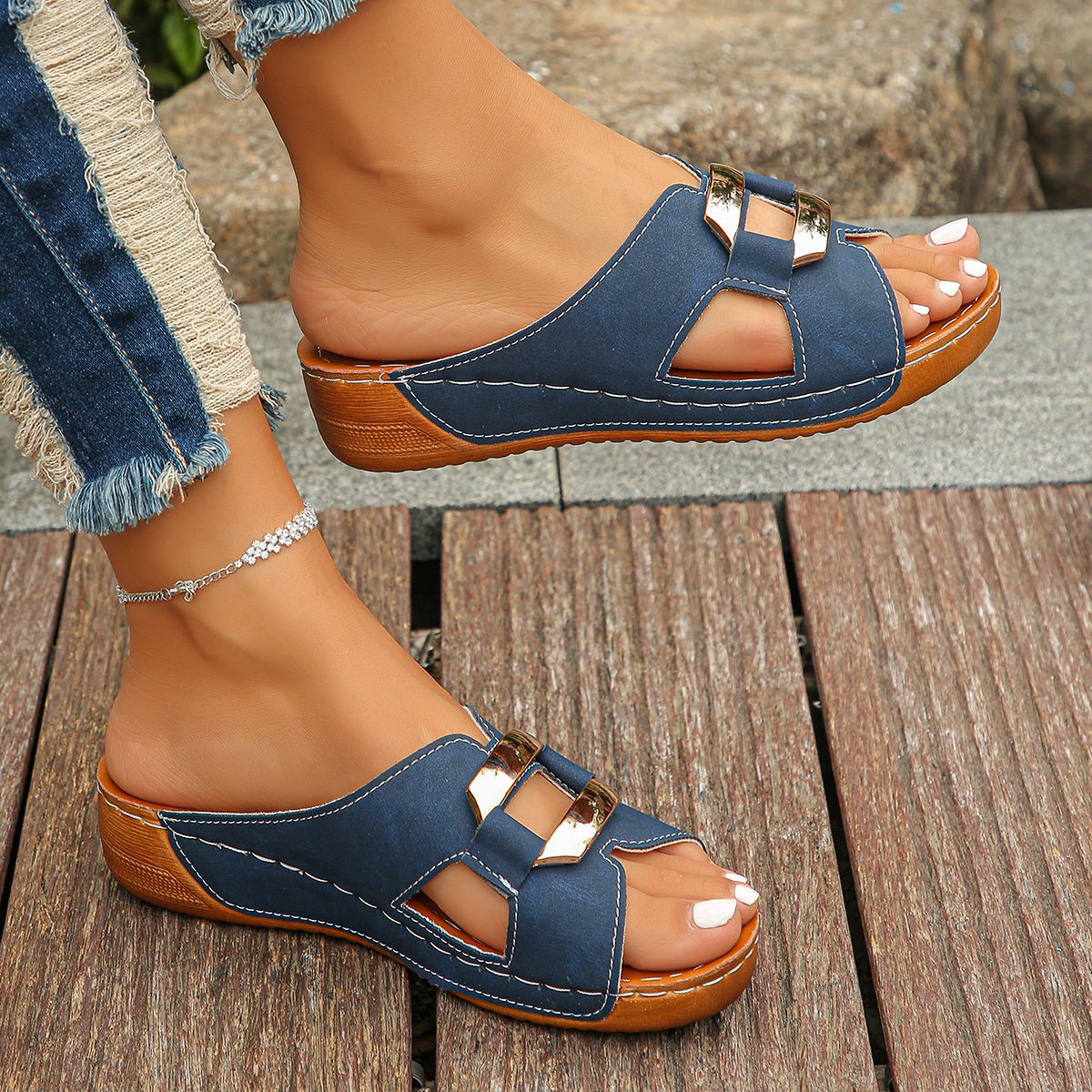 Slide Sandals With Buckle Detail For Women 5