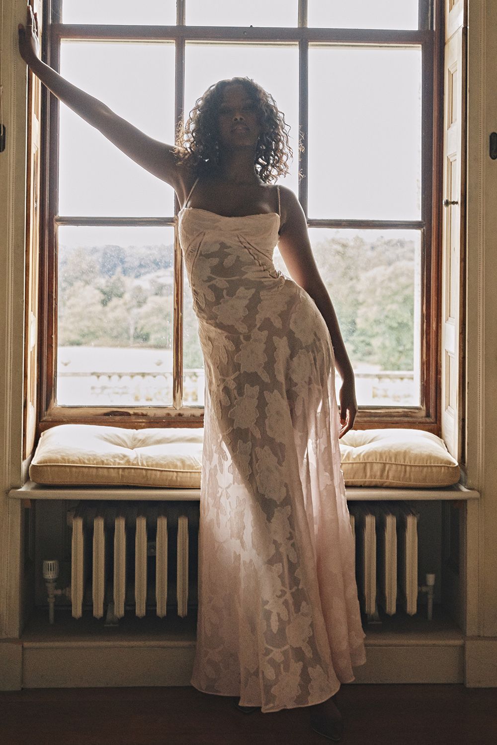 Women's pink floral lace maxi dress with sweetheart neckline