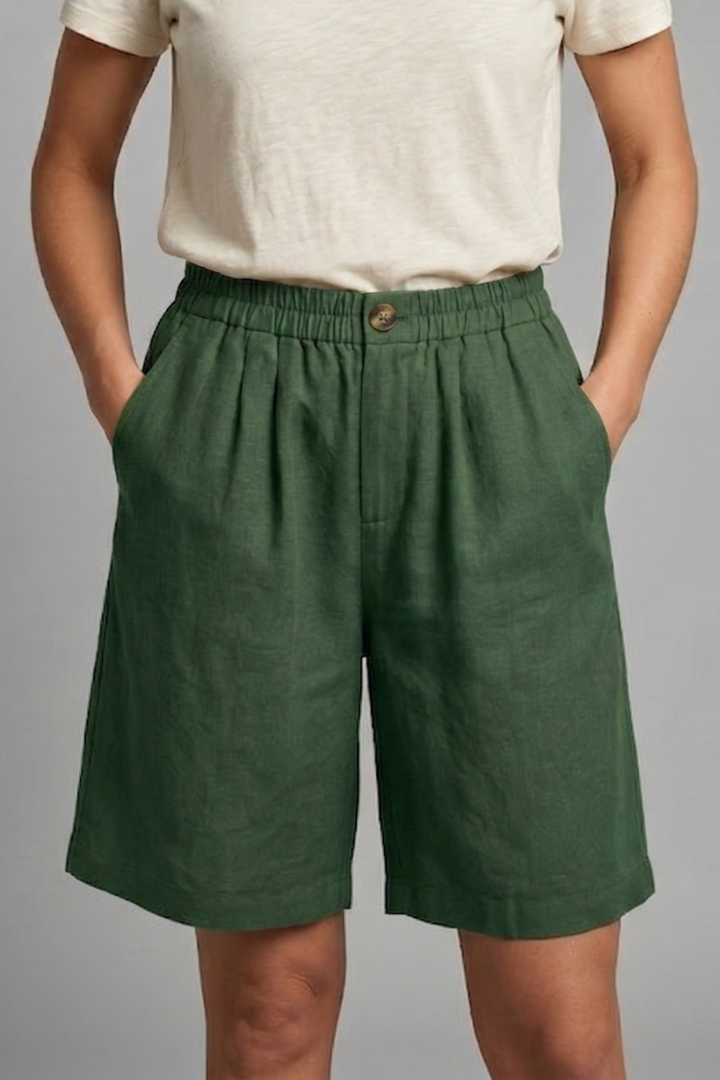 Women's beige elasticated waist shorts with drawstring and side pockets