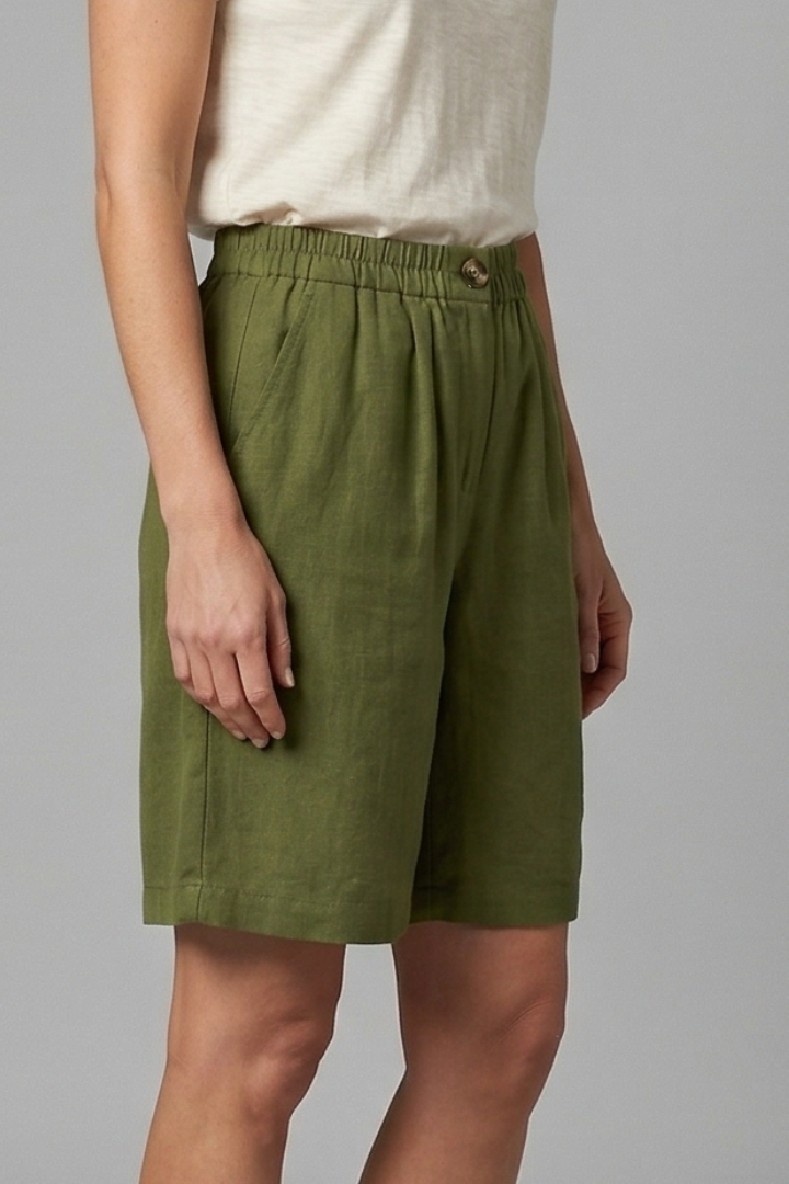 Women's army green elasticated waist shorts with drawstring and side pockets